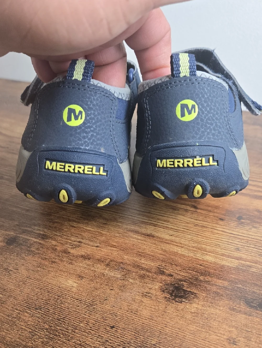 Merrell Kids Navy Lime Closed-Toe Sandal Sneaker Shoes Sz 5 Lightweight Comfort